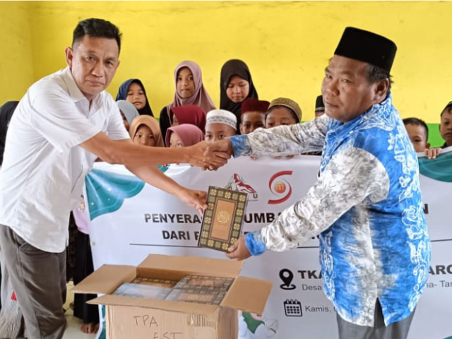 PT KAMU Distributes Qur’an Donations to TPA Al-Barokah as a Form of CSR Commitment in the Mining Ring Area