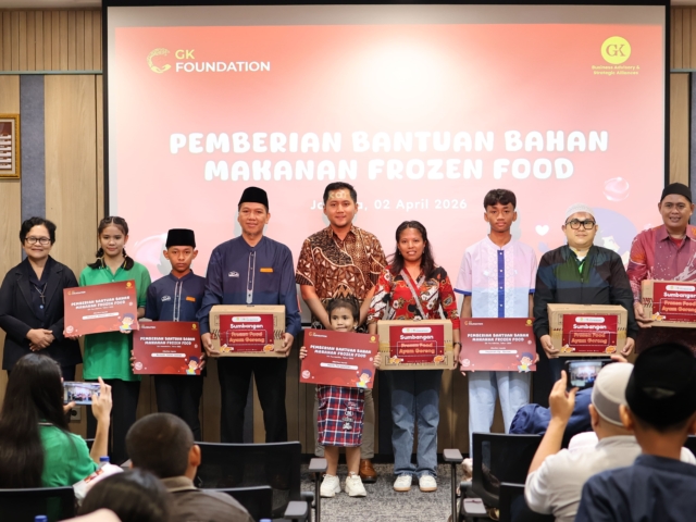 GK Foundation Salurkan Bantuan Frozen Food kepada Anak Yatim dan Yayasan Sosial
